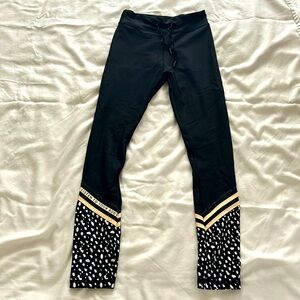 Sarah’s Day X White Fox “Listen to your body” black leggings - S